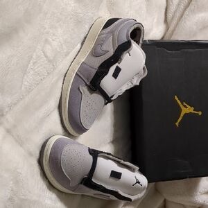 Jordan Kids Sneakers in Gray and Black